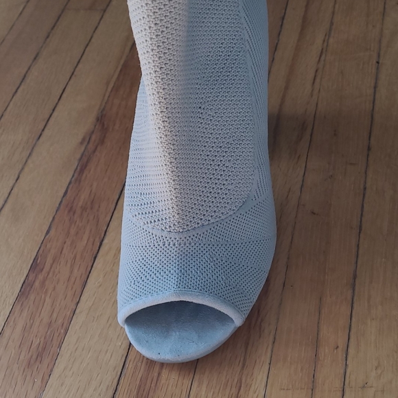 Holographic booties - Picture 5 of 5